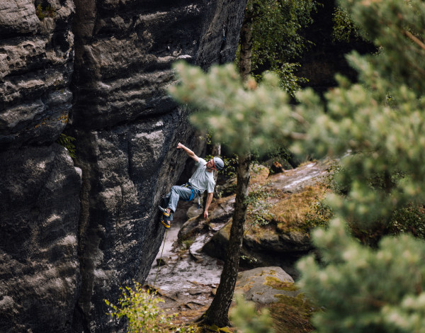 Crag_Climbing_Adam Ondrag