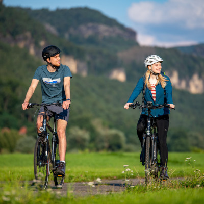 Mit dem Fahrrad auf dem Elberadweg unterwegs